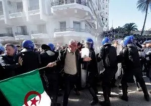 بیش از ۱۸۰ زخمی در تظاهرات اعتراضی در الجزایر