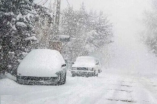 تداوم بارش برف در آزادراه تهران-شمال و جاده چالوس
