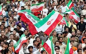 اهتزاز پرچم‌ ایران‌ در کویت‌! + عکس