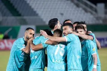 جدال آلومینیوم و پیکان در هفته بیست‌ودوم لیگ برتر/ گزارش تصویری