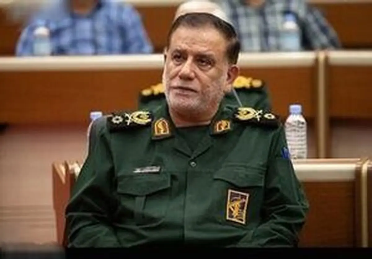 تصاویری از دیدار شهید عباس نیلفروشان با رهبر انقلاب
