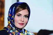 رز رضوی با کت قرمزش بی‌نظیز شد