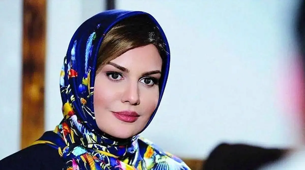 رز رضوی با کت قرمزش بی‌نظیز شد