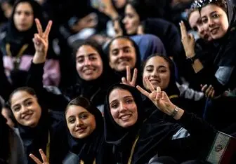 ملت ایران حساب دانشگاهیان را از افراد هنجارشکن جدا می‌داند