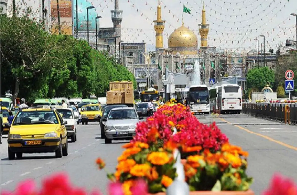 مناجات‌خوانی منصور ارضی در حرم امام رضا(ع) در ایام زیارت مخصوصه