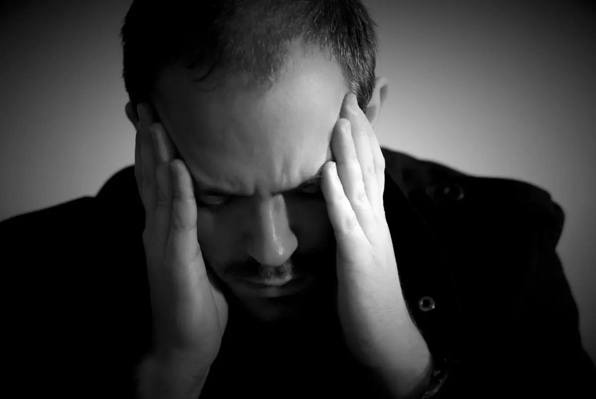 چگونه بر احساس افسردگی غلبه کنیم؟