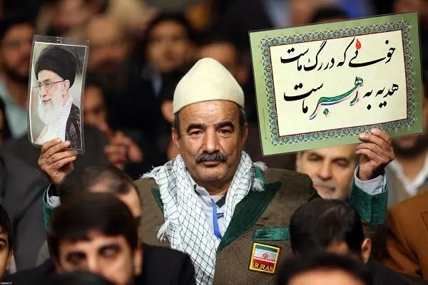 دیدار مداحان و شاعران اهل بیت‌(ع) با مقام معظم رهبری/گزارش تصویری