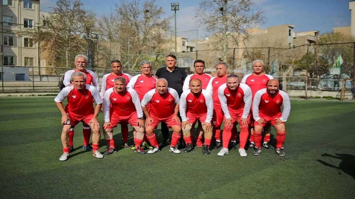 سلطانی: بازیکنان دهه ۶۰ پرسپولیس را پشت یک وانت حفظ کردند!