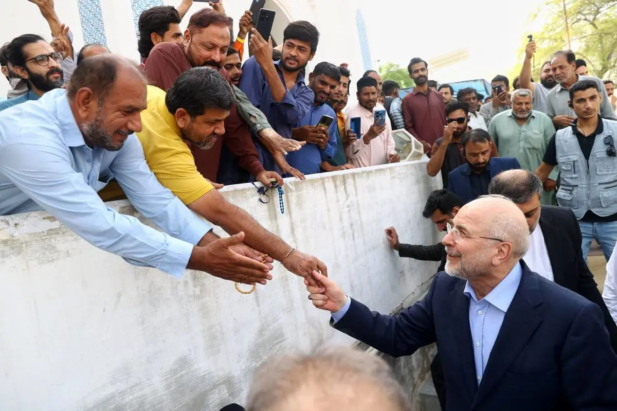 
استقبال پرشور مردم کراچی از قالیباف+عکس
