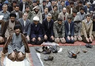 ۴۰ سال نمازجمعه تهران؛ از حضور هیئت آمریکایی تا ۱۴ شهید جمعه آخرِ سال