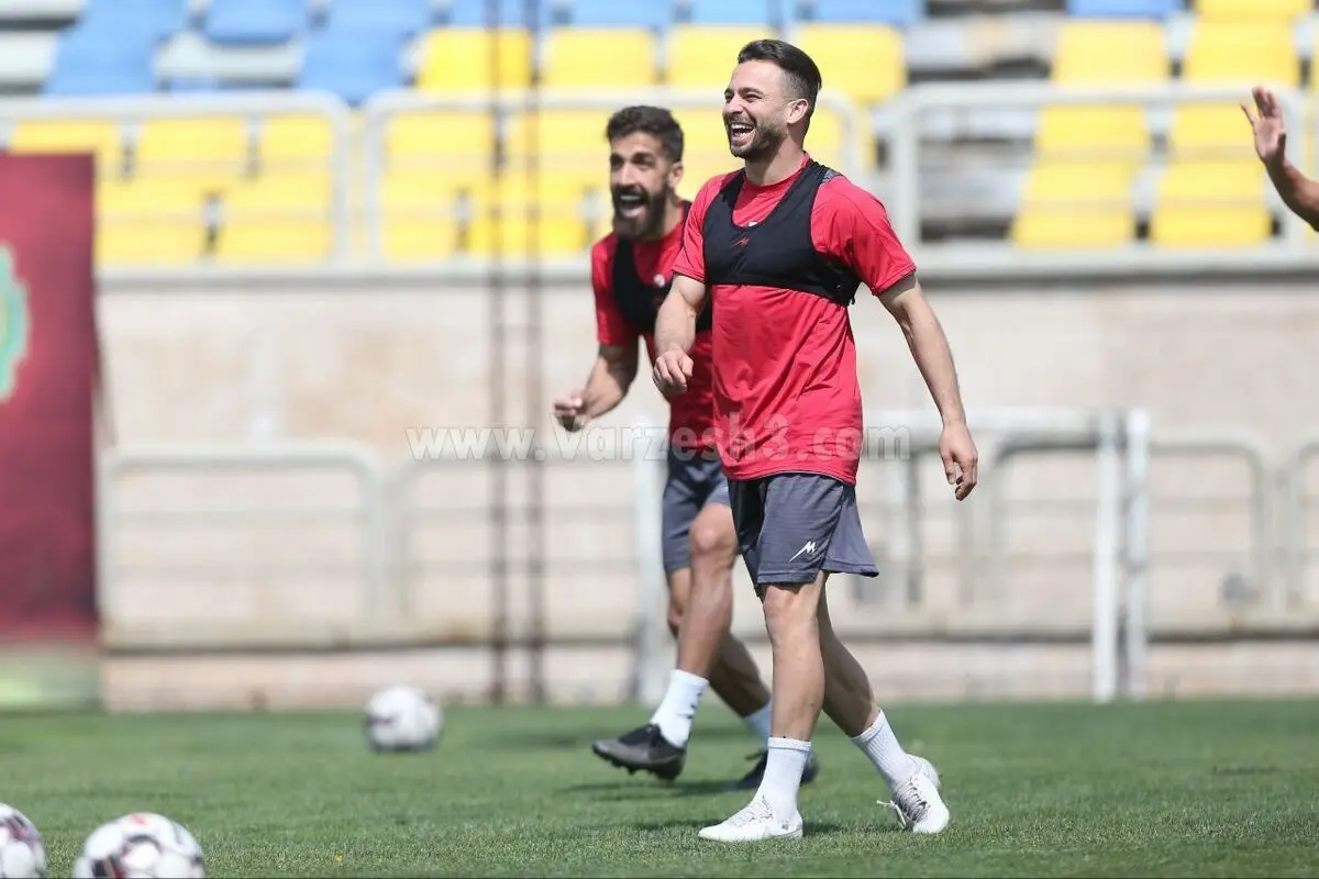 شعار لیورپولی سروش رفیعی در واکنش به صدرنشینی پرسپولیس