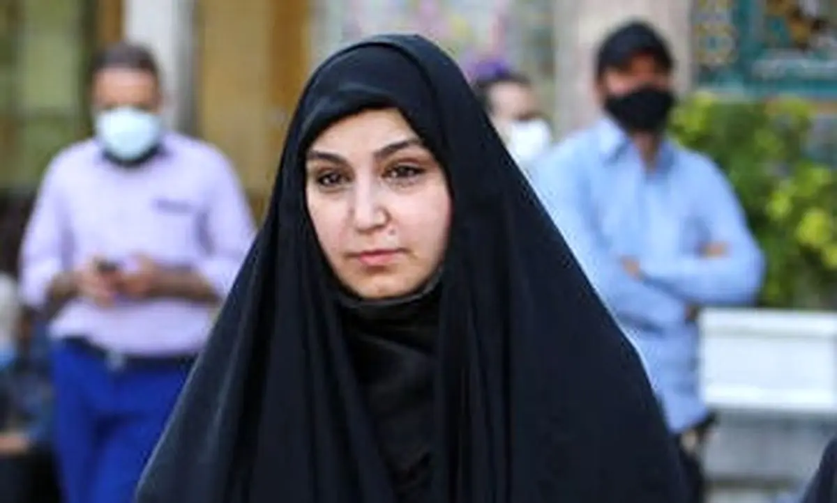 حضور نرجس سلیمانی در اولین ساعت رای‌گیری+عکس