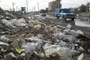 جاده‌ای غرق در زباله و خرابی
