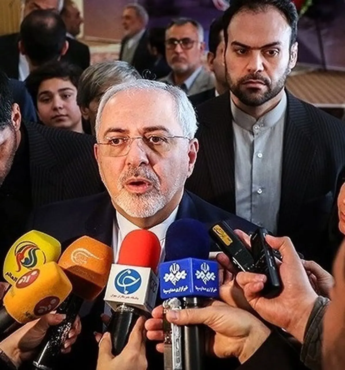 در حال بررسی سازمانهایی هستیم که به تروریسم اقتصادی علیه ما دامن میزنند