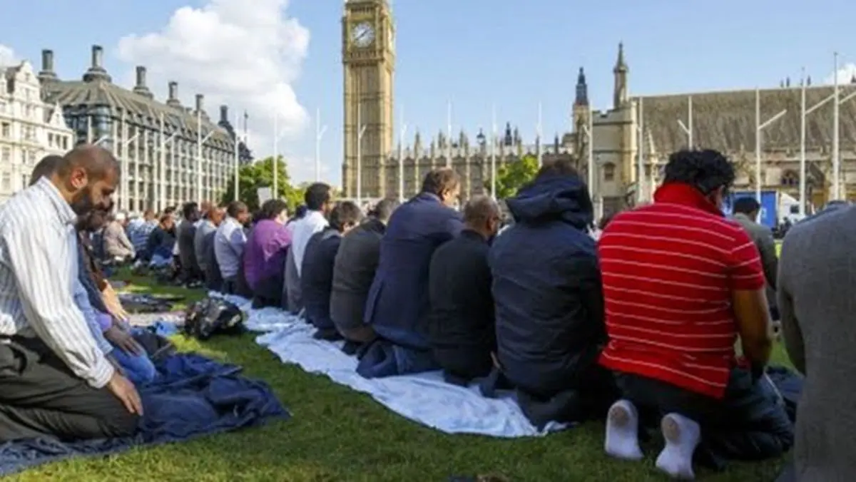  مهم‌ترین عامل گرایش بریتانیایی‌ها به اسلام 