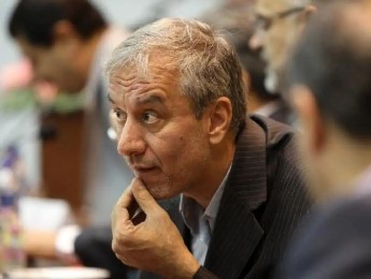 خانواده ام هم میگویند استعفا بده / رفتنم گزک دست ضد انقلاب میدهد!