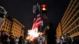 واکنش ترامپ علیه آتش‌زنندگان پرچم آمریکا 

