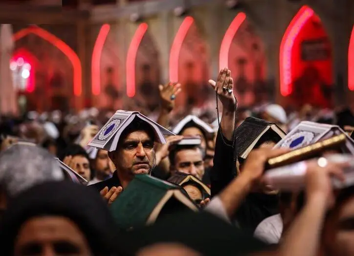 شب بیست و سوم ماه رمضان در حرم امیرالمومنین(ع)/گزارش تصویری