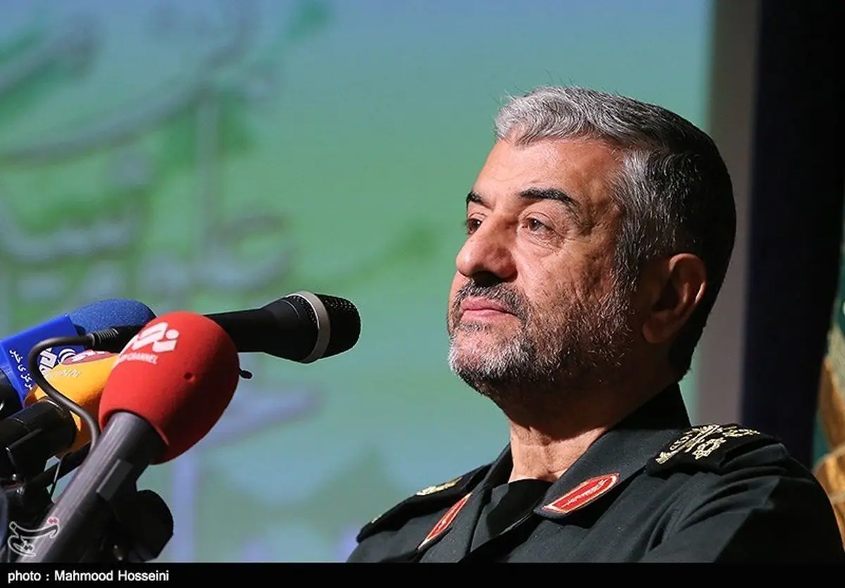 نیروی دریایی سپاه در خط مقدم مبارزه با آمریکاست
