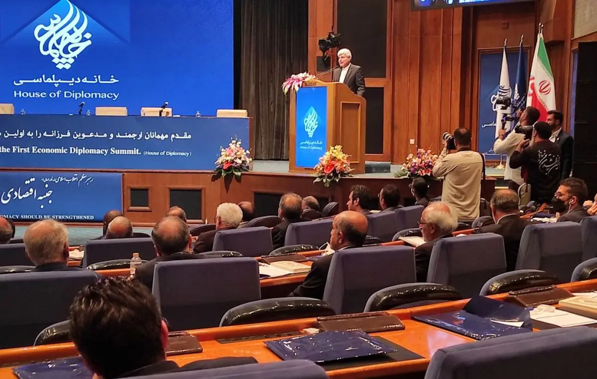 همایش «دیپلماسی اقتصادی» حاصل تفکر جمعی از دلسوزان کشور است/ همایش «دیپلماسی اقتصادی» وابسته به هیچ نهادی در دولت و مجلس نیست