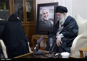 حضور رهبر معظم انقلاب در منزل شهید حاج قاسم سلیمانی