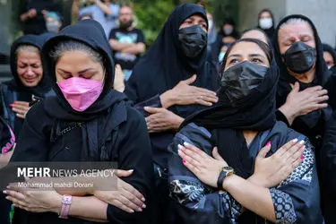 حضور چهره‌ها در مراسم یادبود جان‌باختگان متروپل/گزارش تصویری