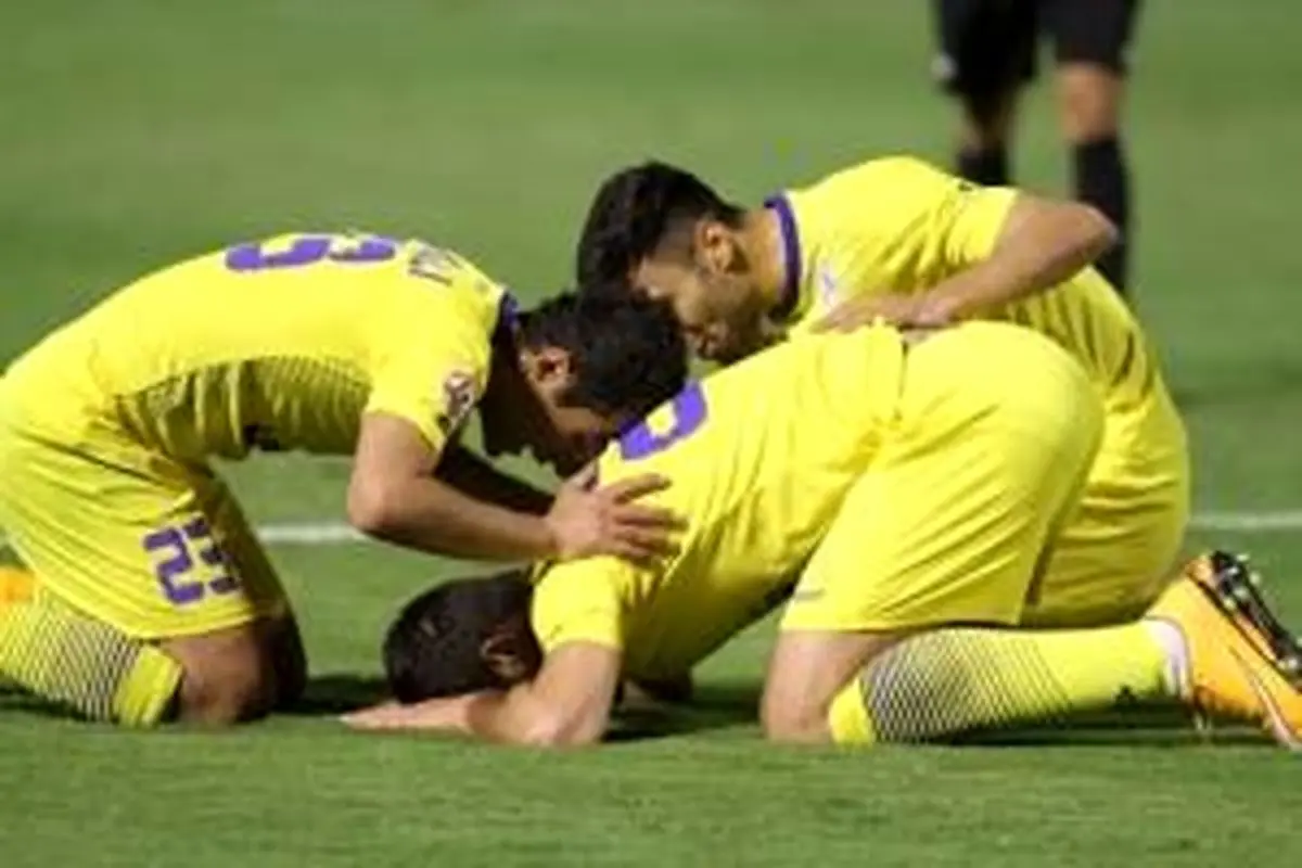 استقلال صدر جدول را از دست داد