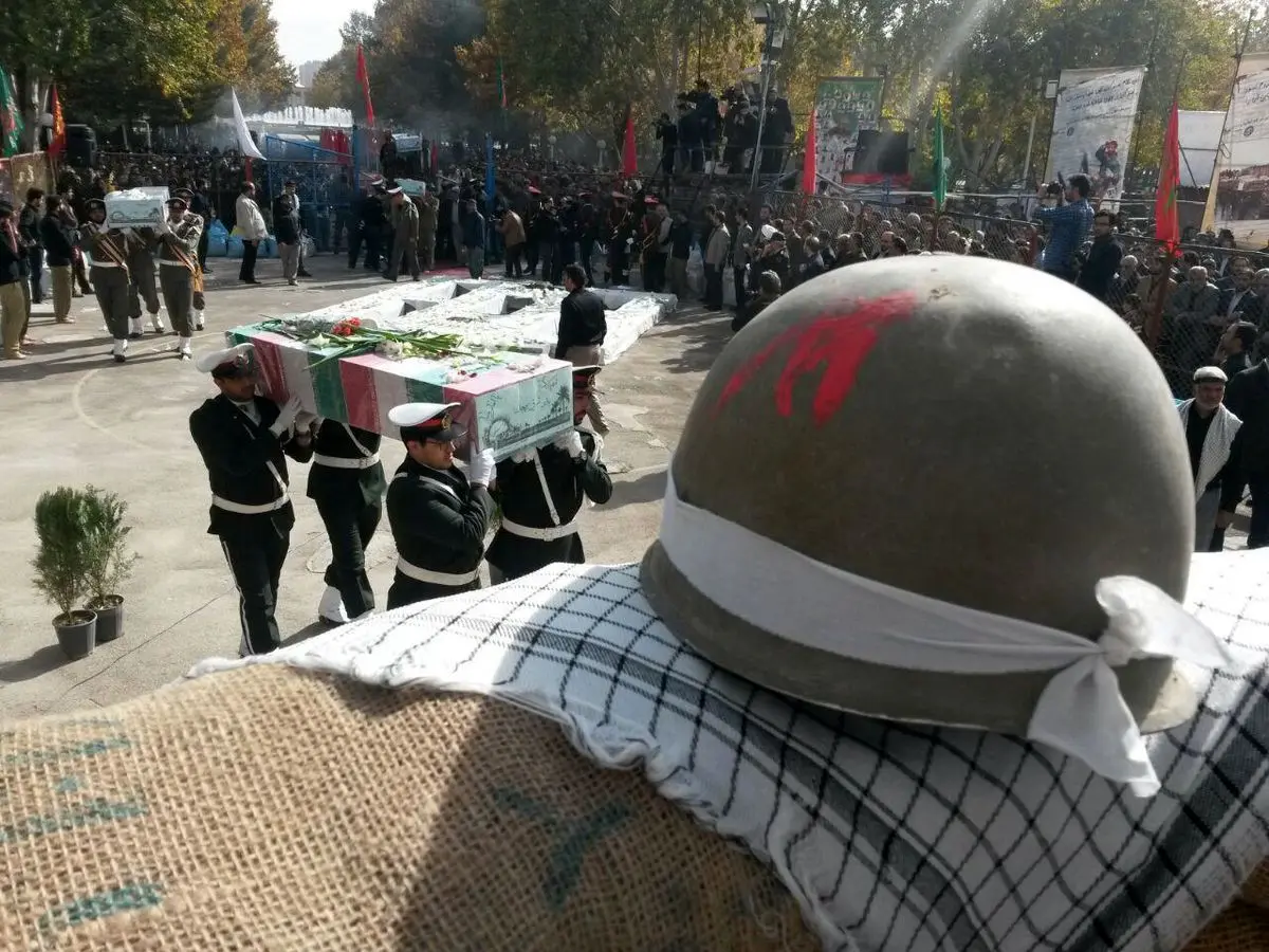 پیکر مطهر پنج شهید گمنام و یک شهید مدافع حرم در اصفهان تشییع شد + تصاویر