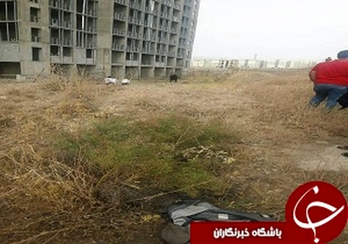 
سقوط دختر جوان از بالای ساختمان 20 طبقه
