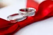 چرا حلقه ازدواج را در انگشت چهارم دست چپ می اندازیم؟
