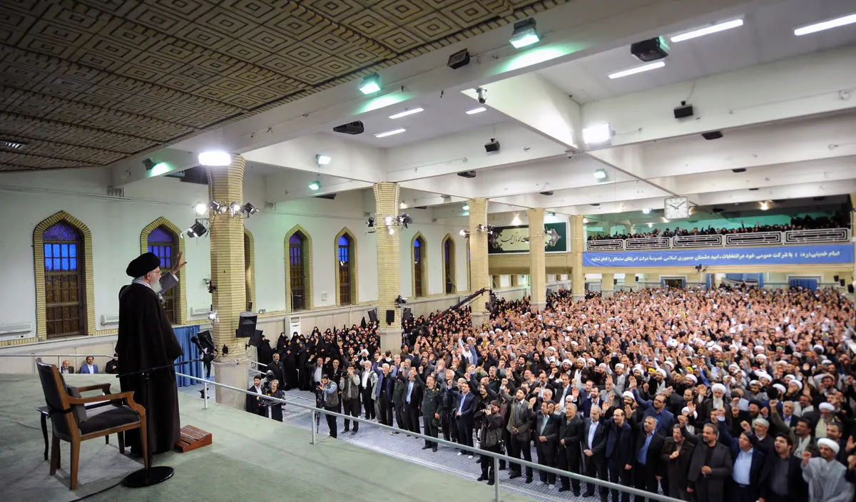 ملت نه مجلس دولتی میخواهد نه ضد دولتی/ بیدرنگ باید از تعریف دشمن ابراز بیزاری کرد/ نفوذی الزاماً از دشمن پول نمیگیرد