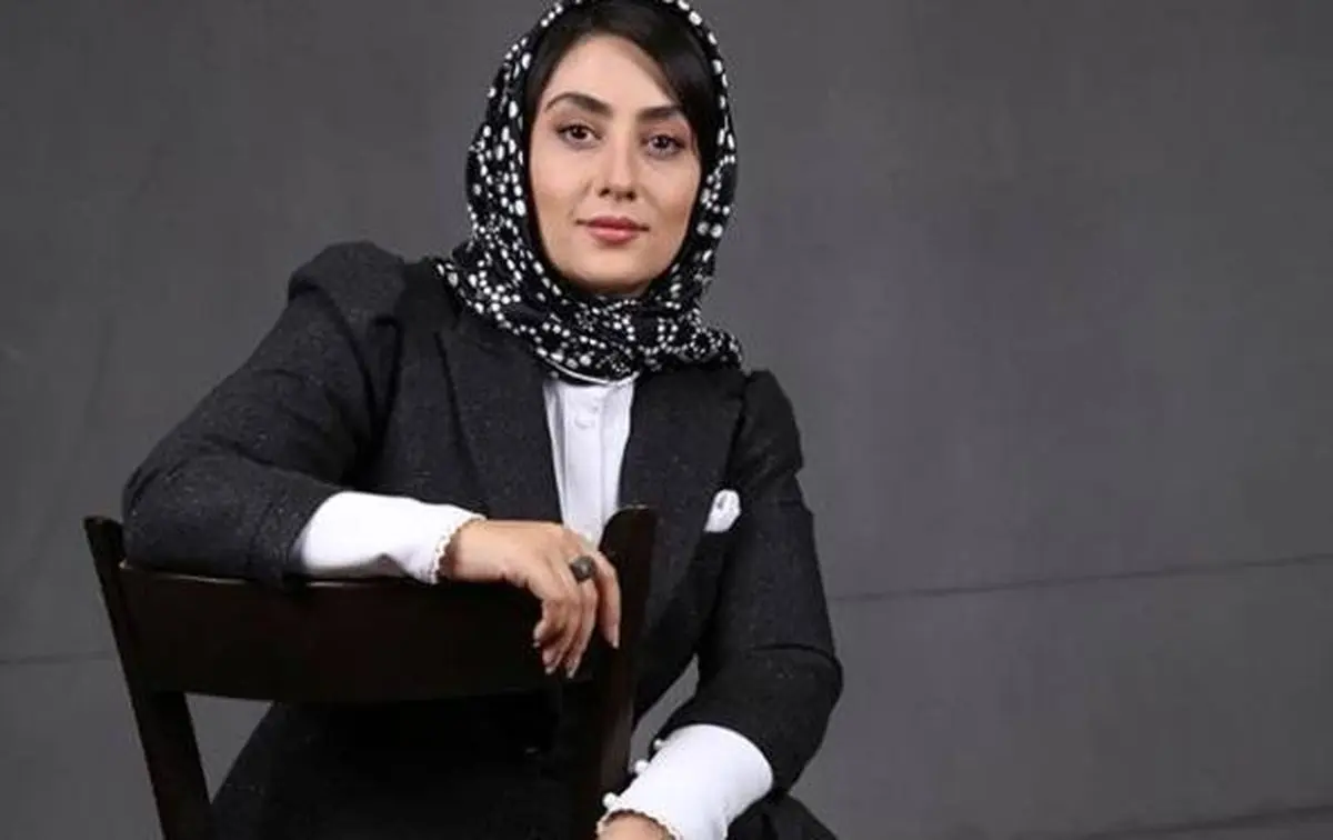 الهام طهموری در میان قاب آینه /عکس