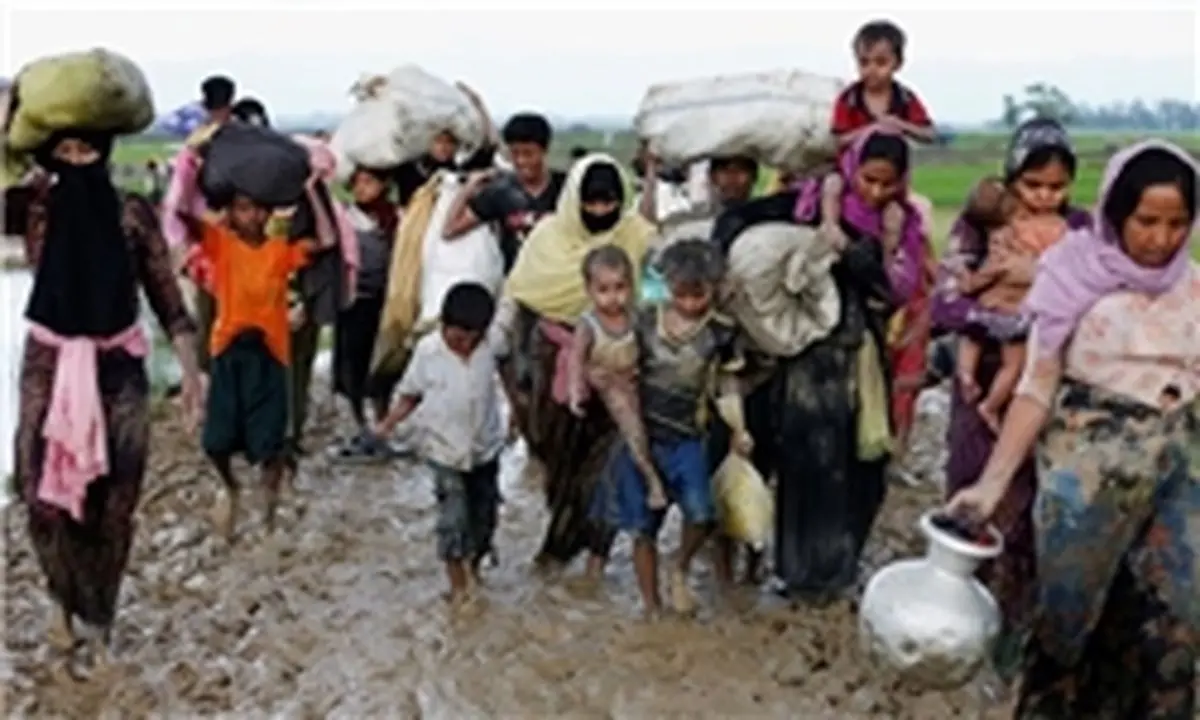 بنگلادش 15 هزار آواره روهینگیایی را به یک اردوگاه در این کشور منتقل میکند