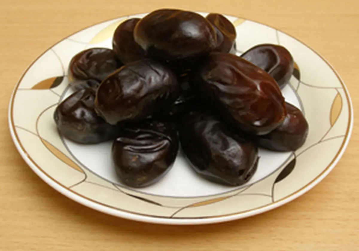یک دنیا خاصیت در دل خرما 