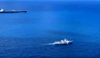 نفتکش ایرانی توقیف شده در جزیره باتام لنگر میاندازد