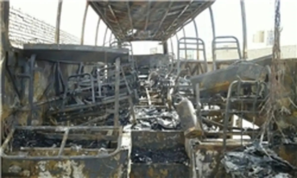  حریق اتوبوس ولوو در آزادراه قم - تهران
