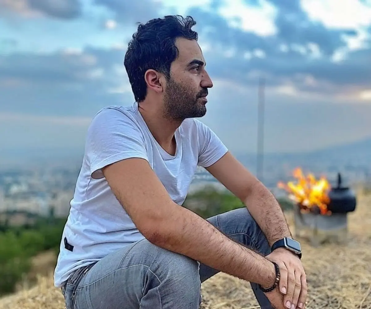 بازیگر نقش سینا در سریال حرفه ای