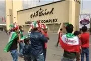هواداران علیه تیم ملی قطر شعار دادند+تصاویر