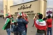 هواداران علیه تیم ملی قطر شعار دادند+تصاویر