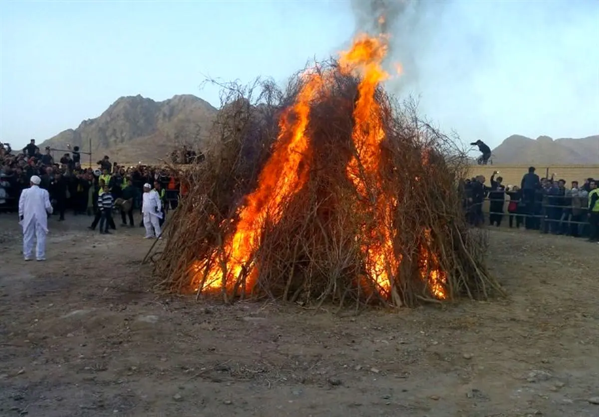 جشن
ملی
"سده" در یزد برگزار شد