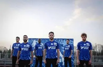 
رونمایی از لباس سوم تیم فوتبال آمیان با حضور ستاره ایرانی
