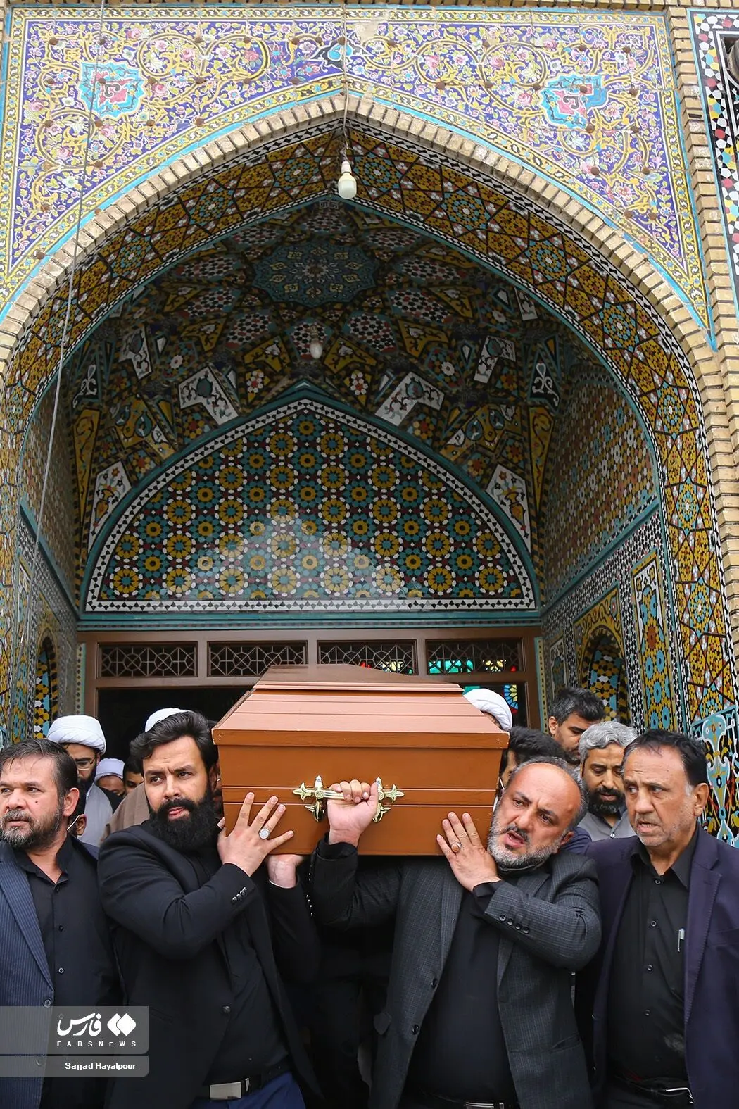 تشییع همسر آیت‌الله جوادی آملی در قم/گزارش تصویری