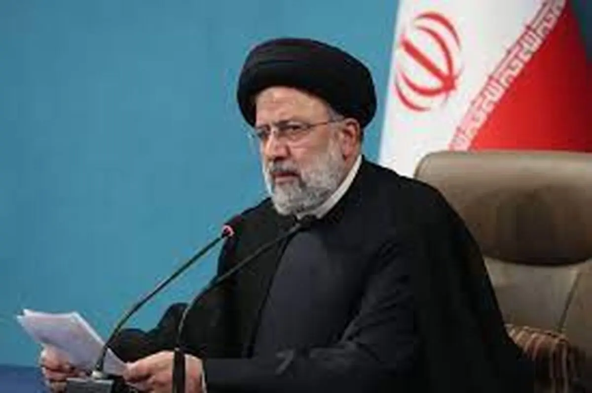 انتقاد رئیس‌جمهور از عدم اجرای قوانین مناطق آزاد

