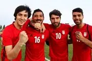 تصویر عجیب بازیکن ملی پوش با اسلحه ای در دست!