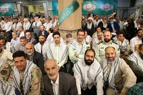 دیدار پیشکسوتان و فعالان دفاع مقدس و مقاومت با رهبر انقلاب/گزارش تصویری