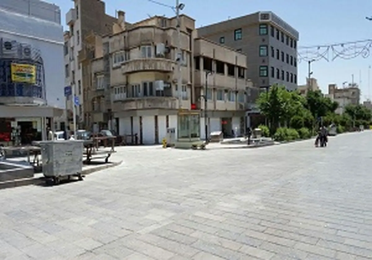تجمع معتادان و تردد فروشندگان موادمخدر در پیاده‌راه 17 شهریور