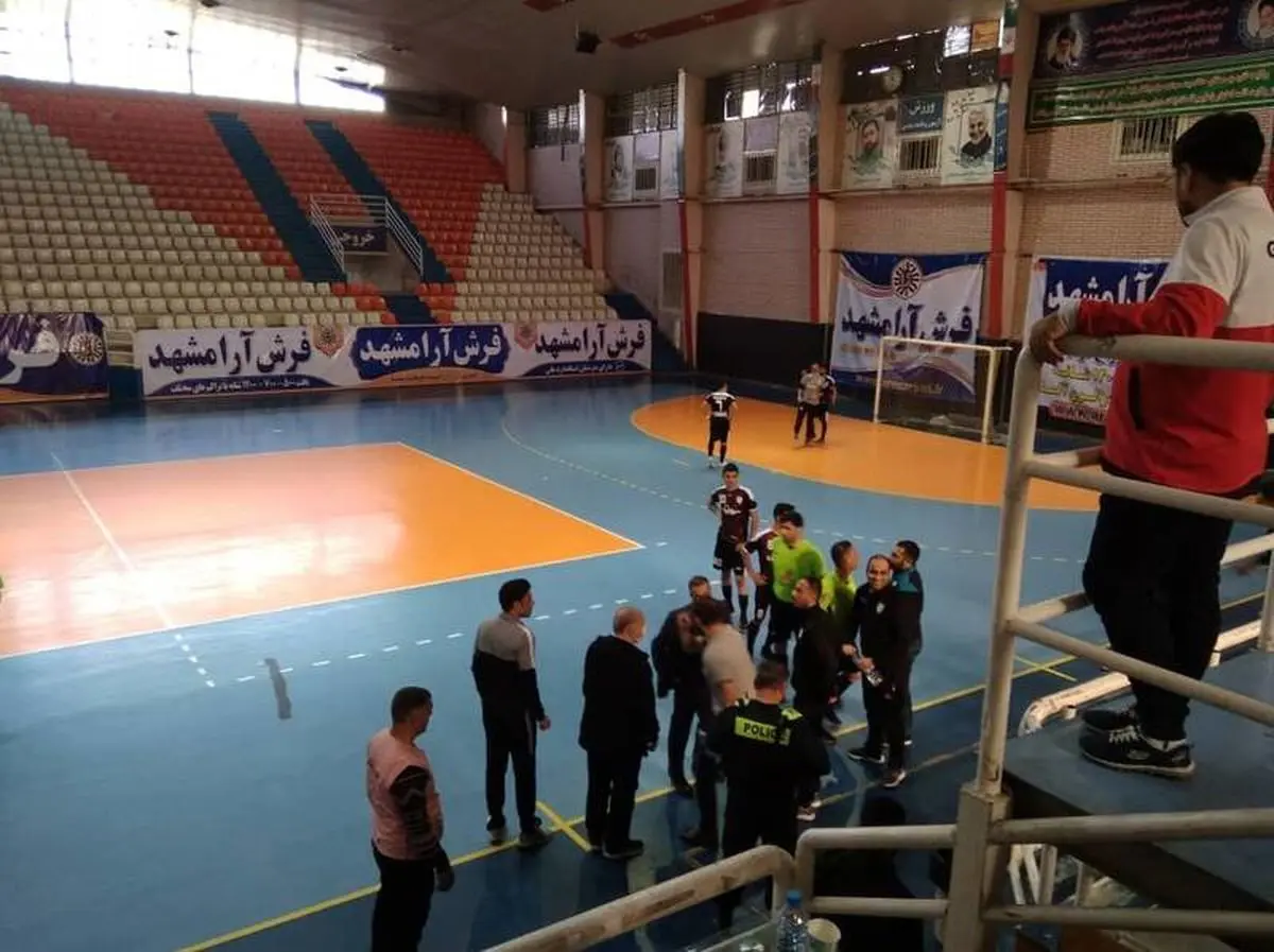 درگیری در لیگ برتر فوتسال+عکس