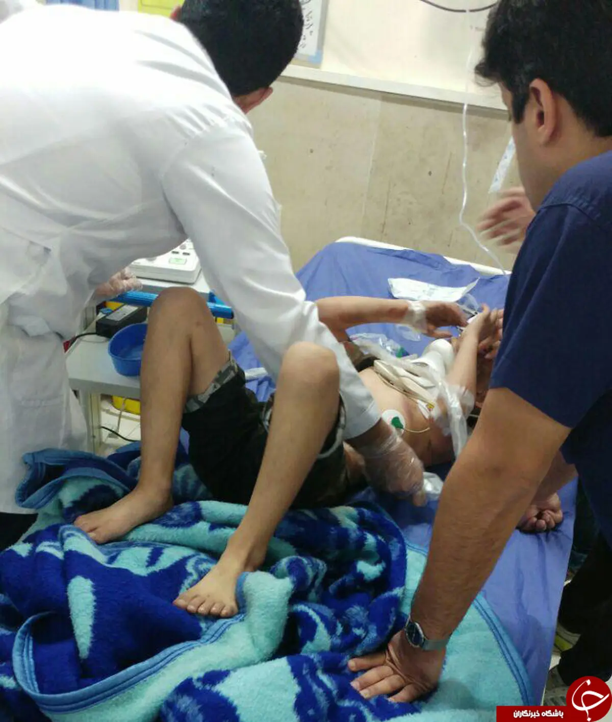 
سقوط کودک 8 ساله از پشت بام + عکس
