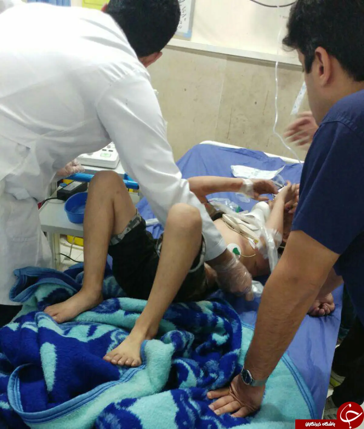 
سقوط کودک 8 ساله از پشت بام + عکس
