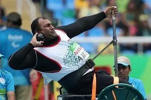 
مدال های طلا و نقره پرتاب وزنه بر گردن ورزشکاران ایرانی 
